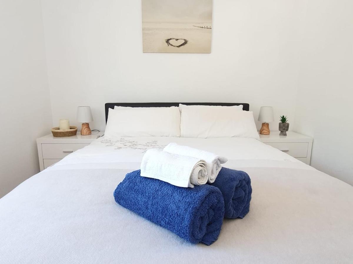 Beautiful 5 Bedroom Villa With Private Pool With Stunning Sea Views, Walking Distances To Shops Restaurants Beach Manilva Buitenkant foto