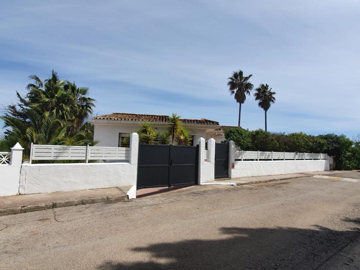 Beautiful 5 Bedroom Villa With Private Pool With Stunning Sea Views, Walking Distances To Shops Restaurants Beach Manilva Buitenkant foto