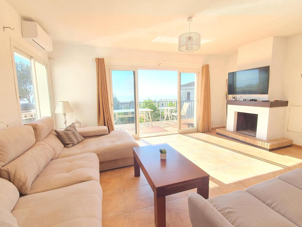 Beautiful 5 Bedroom Villa With Private Pool With Stunning Sea Views, Walking Distances To Shops Restaurants Beach Manilva Buitenkant foto